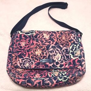 Vera Bradley Messenger/Laptop Bag💕